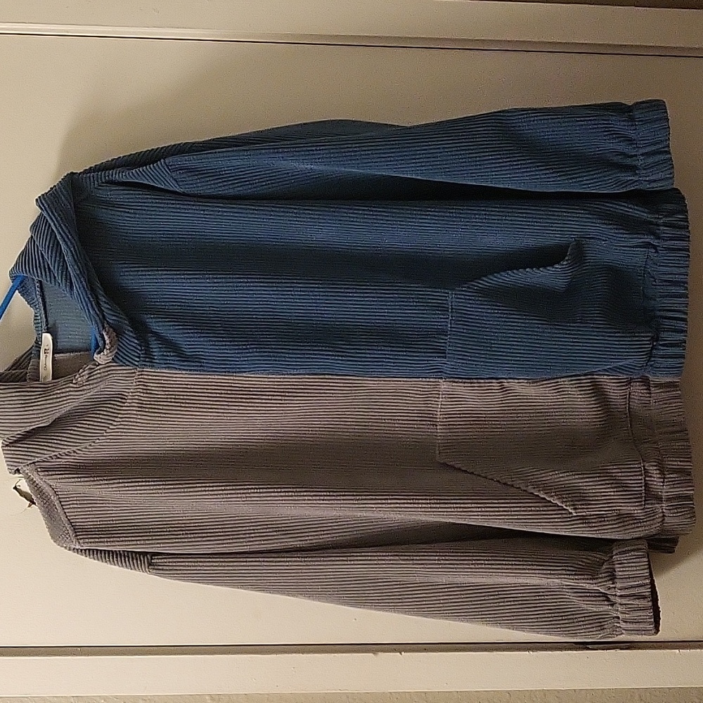 CharmkpR size L Two tone Courdory. Hoodie size L